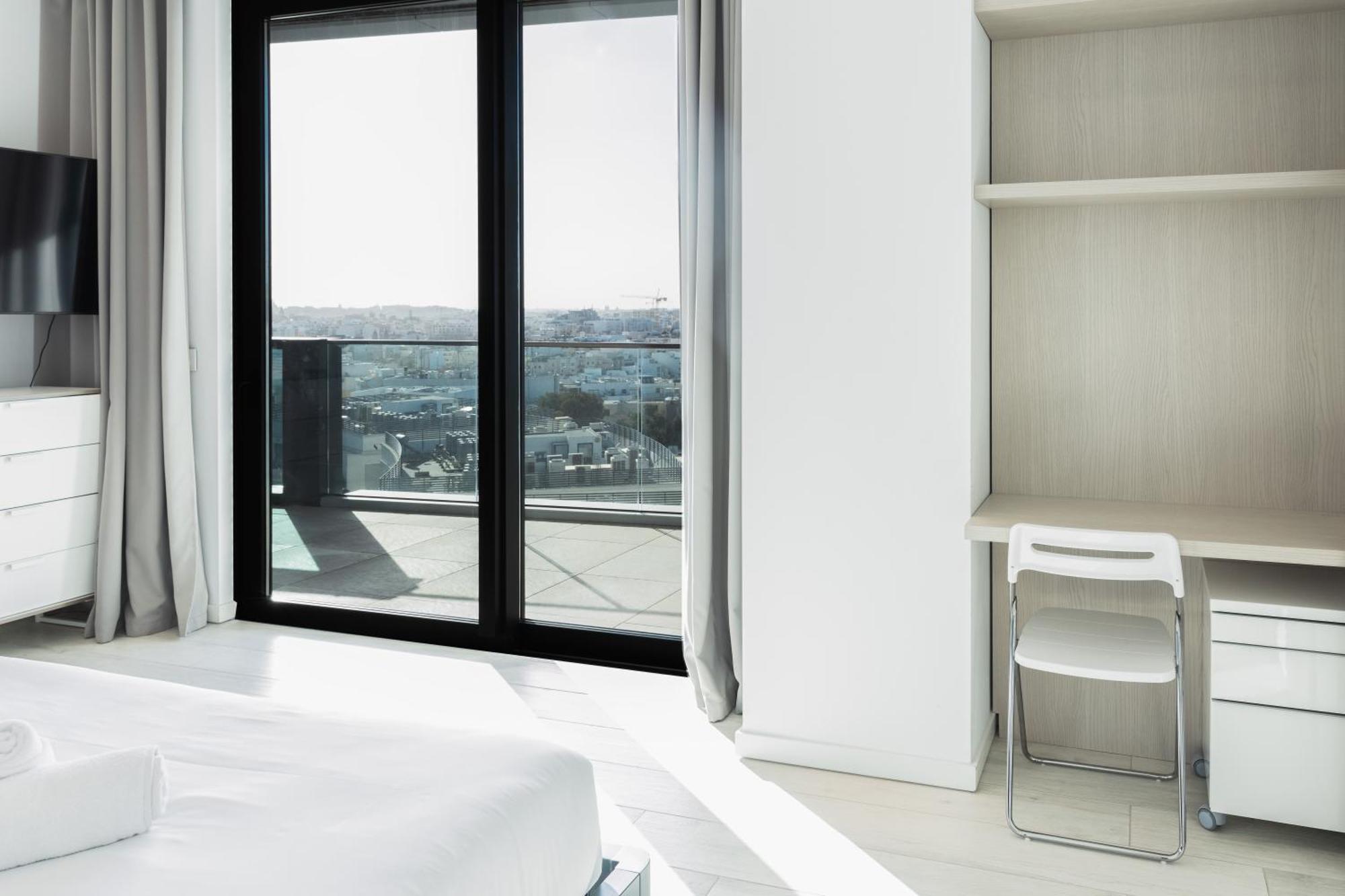 Modern Apartment In The Center Of St Julians By Arcobnb Saint Julian's Bagian luar foto